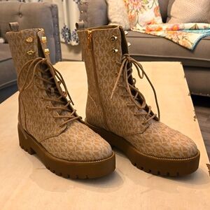 MICHAEL MICHAEL KORS Bryce Platform Combat Boot